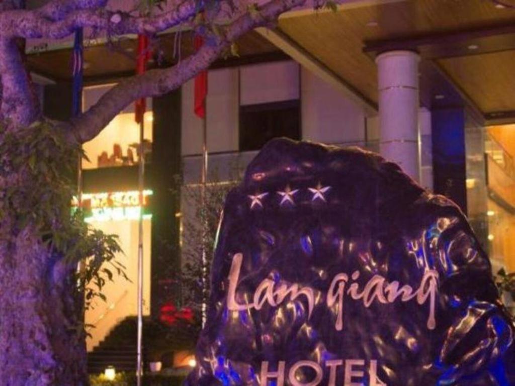 וין Lam Giang Hotel מראה חיצוני תמונה