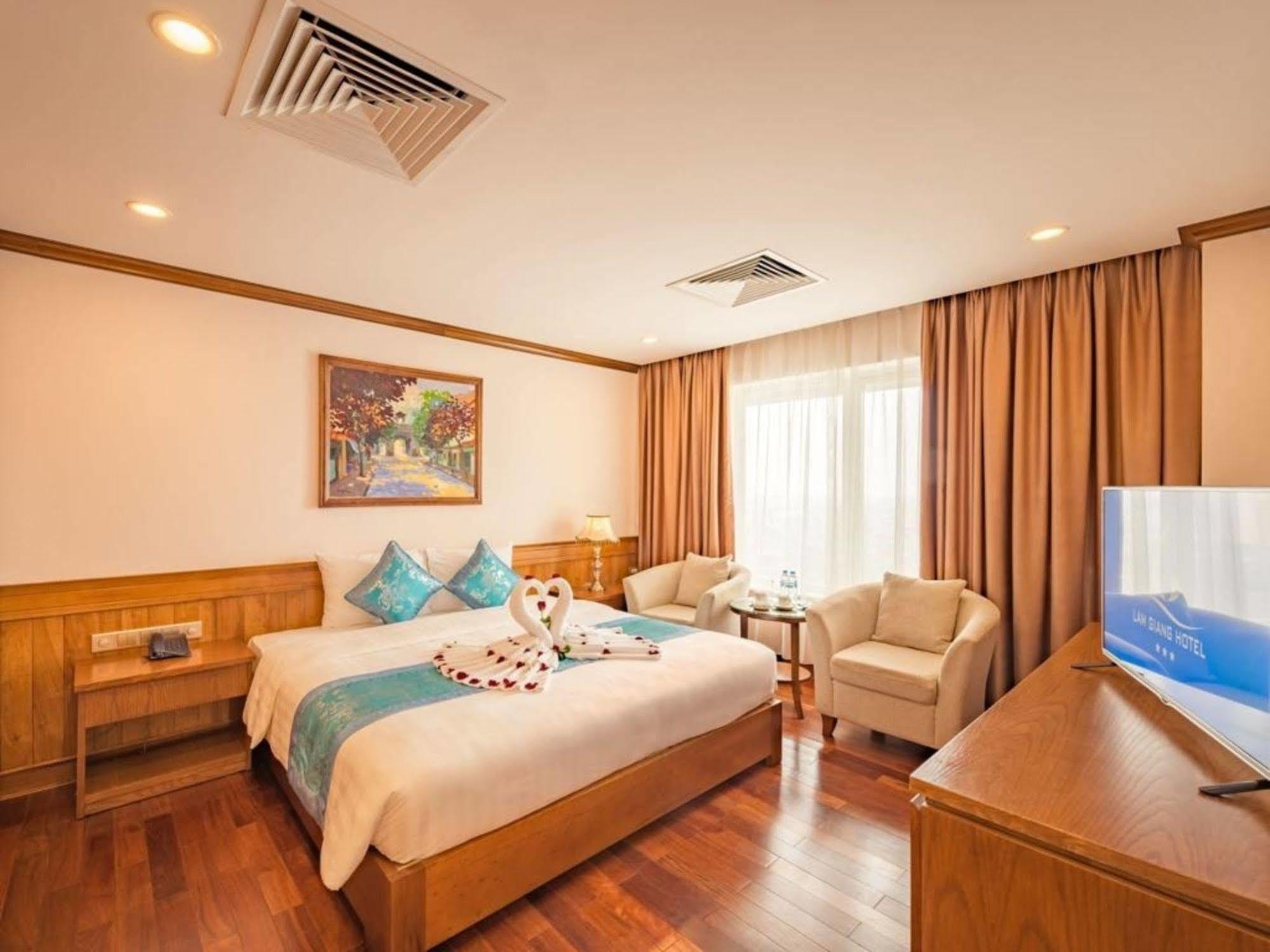 וין Lam Giang Hotel מראה חיצוני תמונה