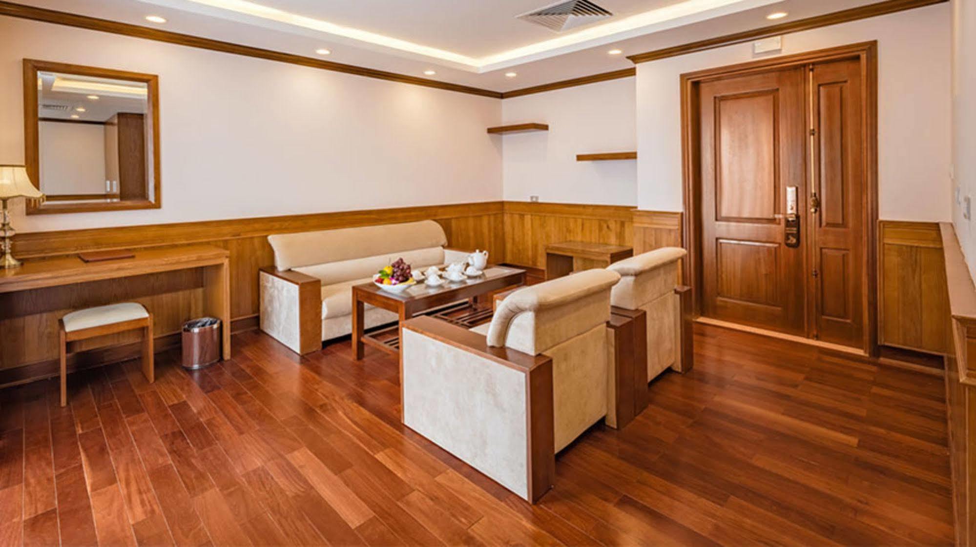 וין Lam Giang Hotel מראה חיצוני תמונה
