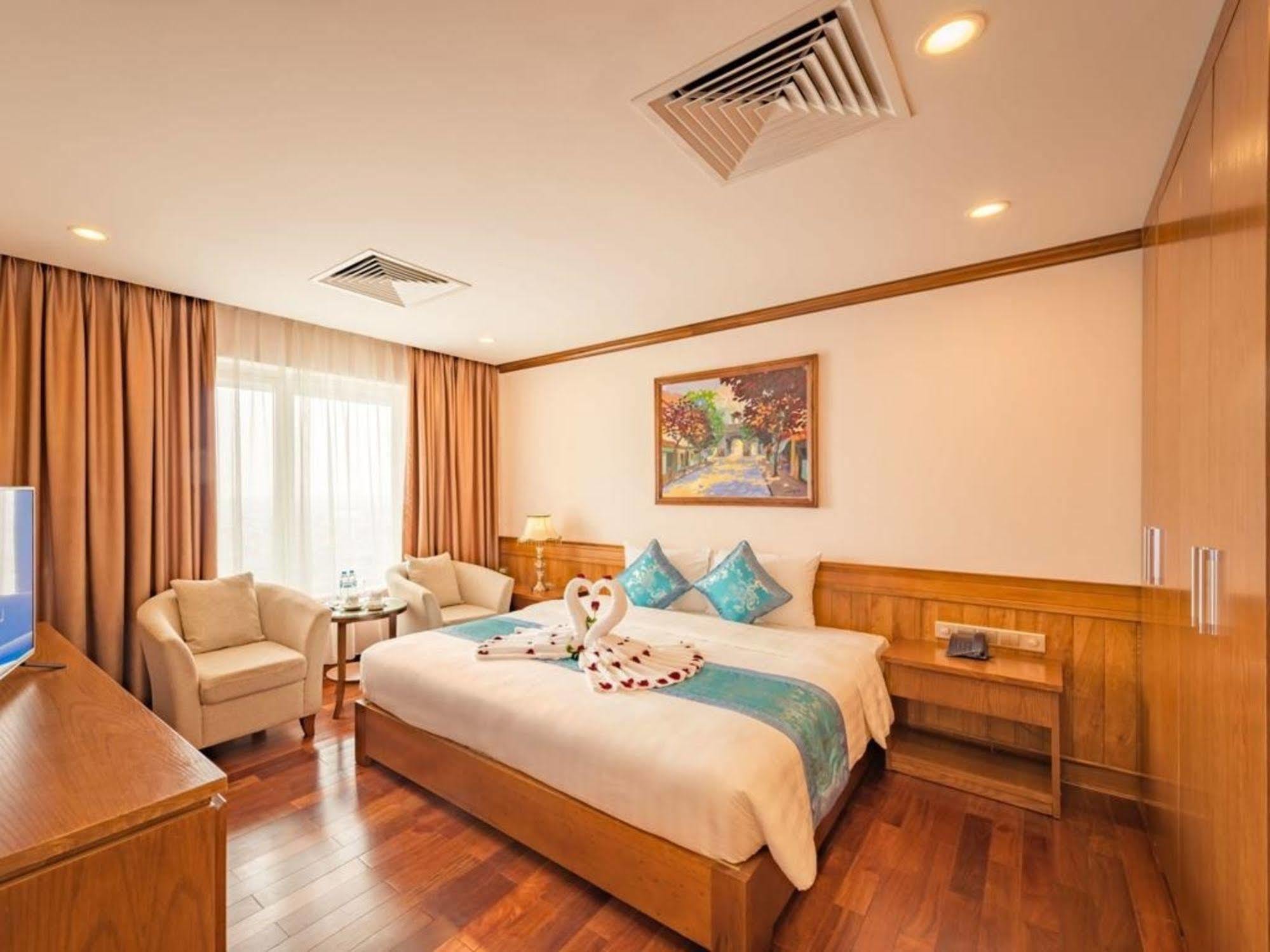 וין Lam Giang Hotel מראה חיצוני תמונה