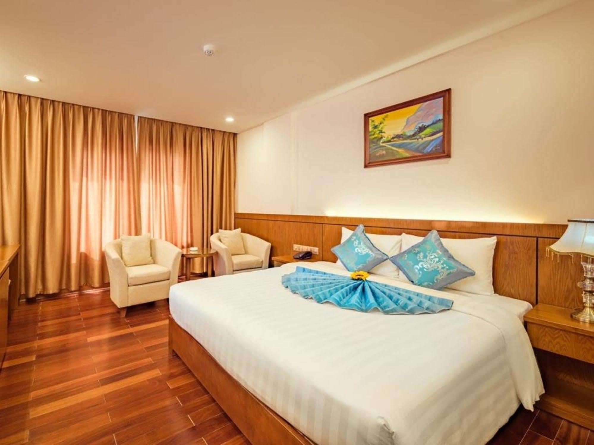 וין Lam Giang Hotel מראה חיצוני תמונה
